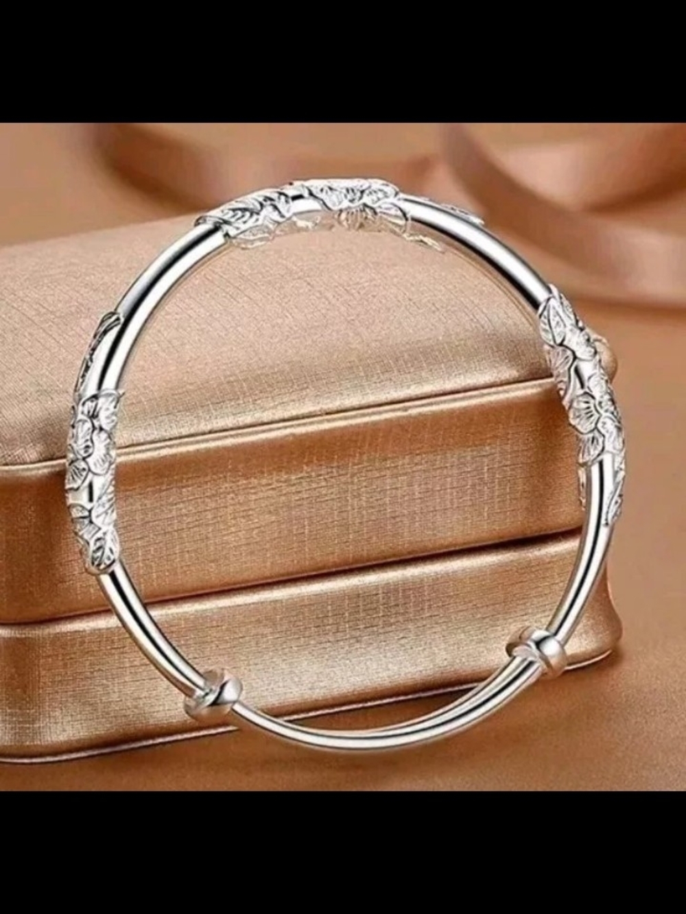 Delicate Silver Floral Motif Women's Bangle Bracelet